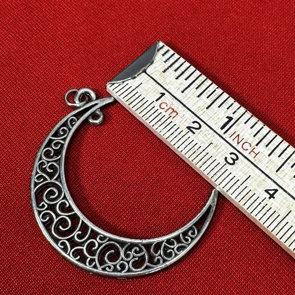 Modern Antique Silver Pendant Featuring Hollow Moon‎